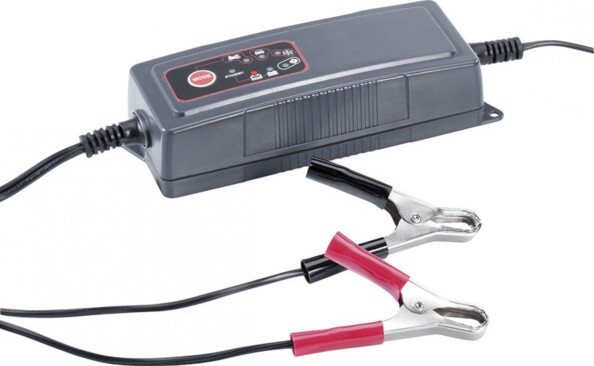 Chargeur pour batterie automobile - 3,8 A / 12 V