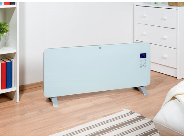 Chauffage à convection connecté 2000 W EHZ-2100. Mise en situation sur pieds