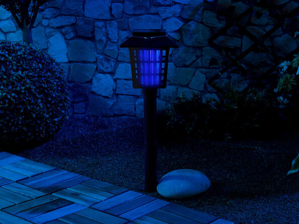 Lanterne solaire à LED et piège à insecte UV IV-170