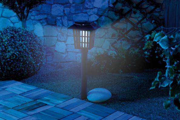 Lanterne solaire à LED et piège à insecte UV IV-170