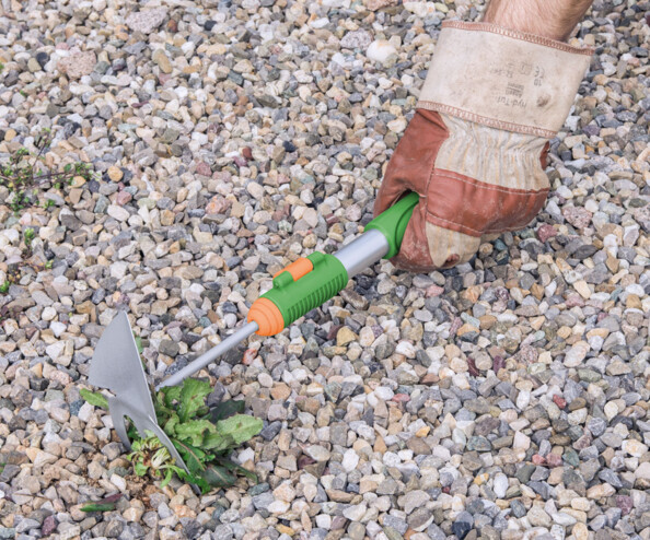 Manche à outils avec 6 ustensiles de jardinage