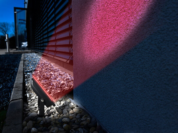 Projecteur LED extérieur RVBB 30 W avec panneau solaire et télécommande