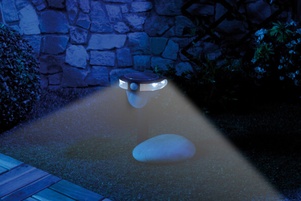 balise solaire LED avec emetteur de son repousse oiseaux pour jardin sans electricité