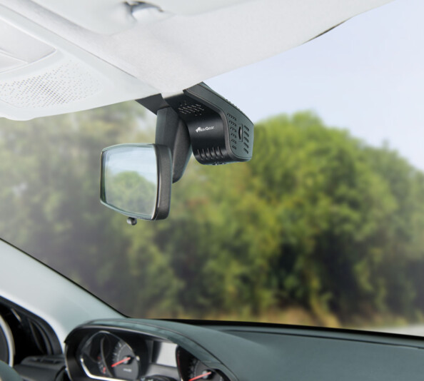 Caméra embarquée Full HD connectée avec caméra de recul VGA MDV-2800