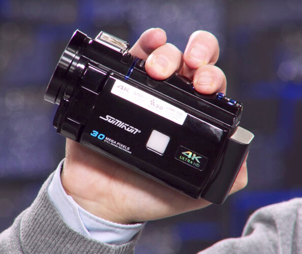 Caméscope connecté UHD 4K avec écran tactile 3" DV-880.uhd