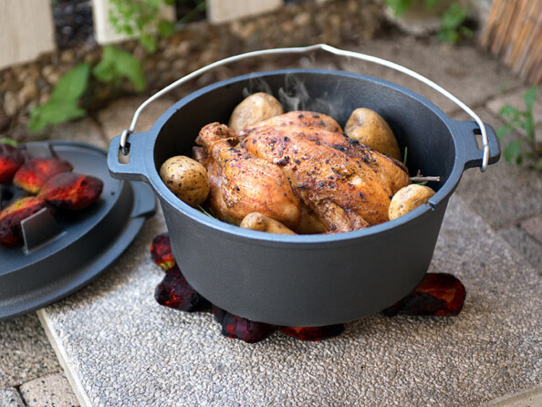 Four hollandais en fonte 3 L Mise en situation avec de la viande