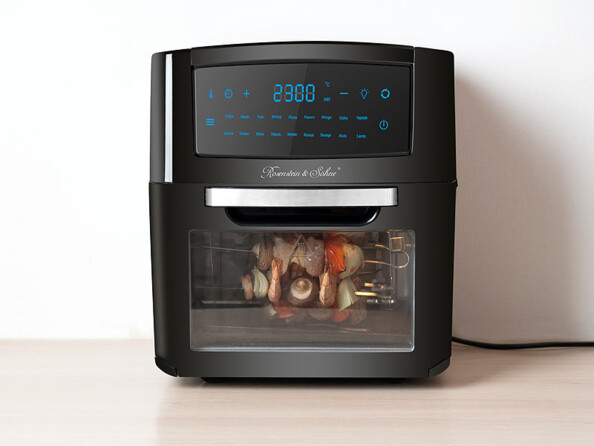 Friteuse à air chaud HF-400 en train de preparer des brochettes