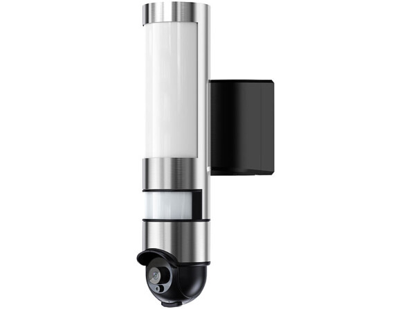 Lampe d'extérieur avec caméra à vision nocturne intégrée.