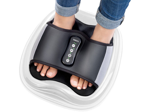 Massage shiatsu stimulant les méridiens des pieds
