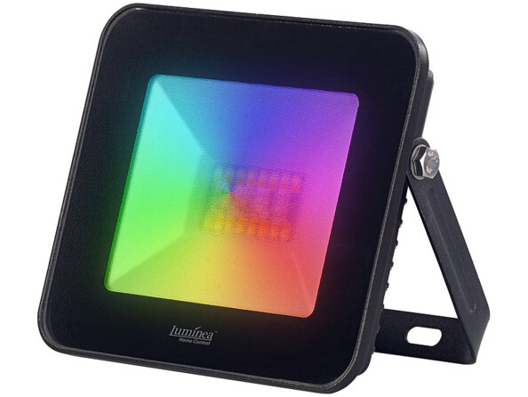 Vous avez la possibilité de connecter d'autres appareils compatibles avec l'application ELESION à votre projecteur, et contrôlez l'ensemble de manière centralisée, directement sur votre smartphone