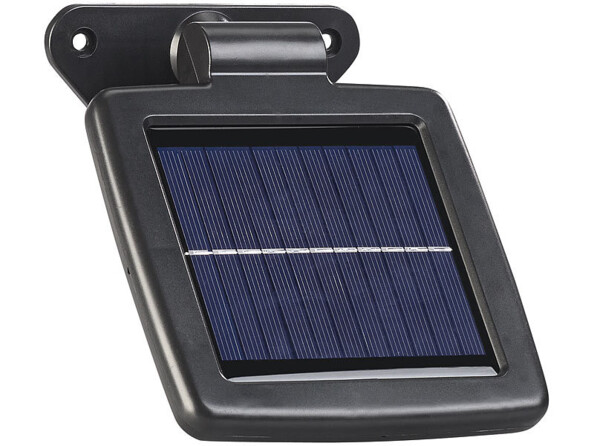 rojecteur LED est alimenté par son panneau solaire