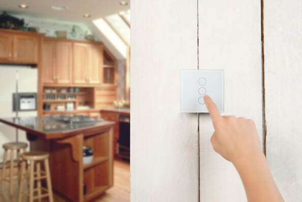 Mis en situation du Triple interrupteur tactile connecté LHC-103.on