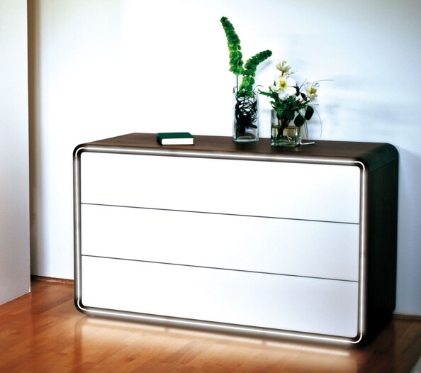 2 réglettes LED à capteur PIR et connecteur angulaire