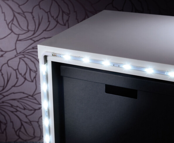 2 réglettes LED à capteur PIR et connecteur angulaire