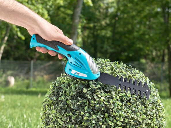 Cisaille électrique sans fil 2 en 1 AGT. Mise en situation.