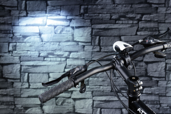 Lampe de sécurité à LED avec batterie intégrée FL-211 - Avec feu arrière 150mAh