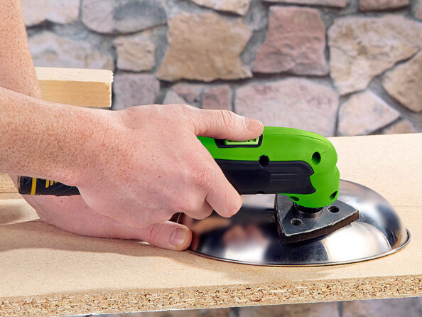 Outil multifonction 10.8 V AGT et 37 accessoires