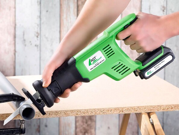 Scie sabre à une main 2800 tours / min accu compris