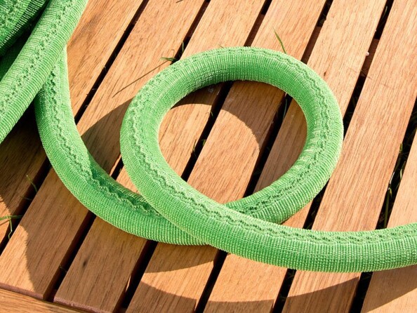 Tuyau d'arrosage extensible PRO.V2, 7 - 20 mètres. Mise en situation avec le tuyau sous pression