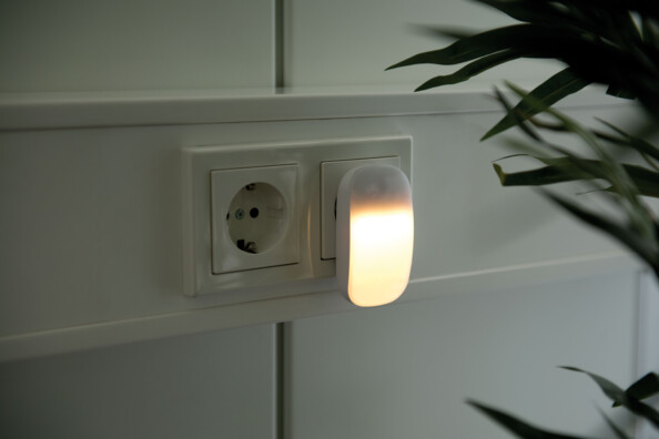 Veilleuse à LED avec détecteur d'obscurité 1 lm / 0,25 W Lunartec vue de nuit