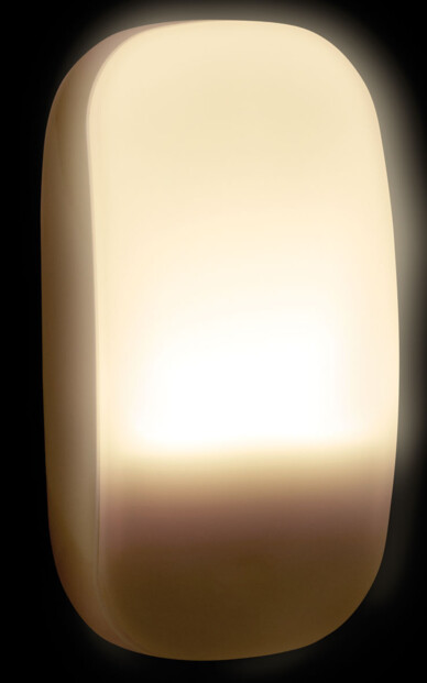 Gros plan sur la veilleuse à LED avec détecteur d'obscurité