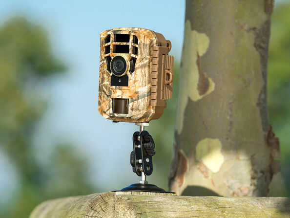 Caméra nature WK-450 mise en situation avec le pied monté.