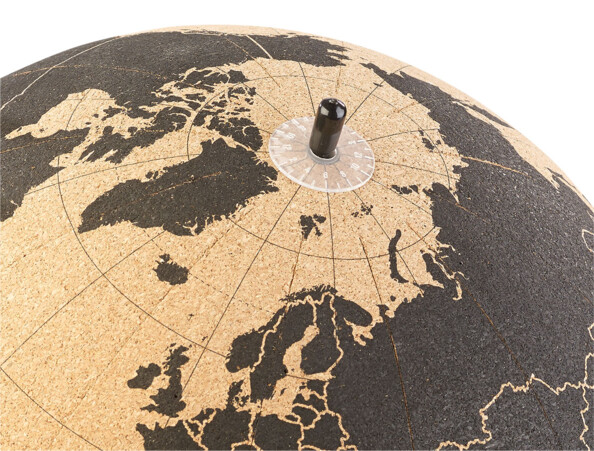 Mappemonde en liège vue sur un grosplan