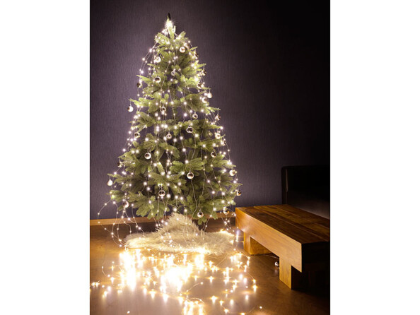 La guirlande 700 LED de Lunartec mise en situation.