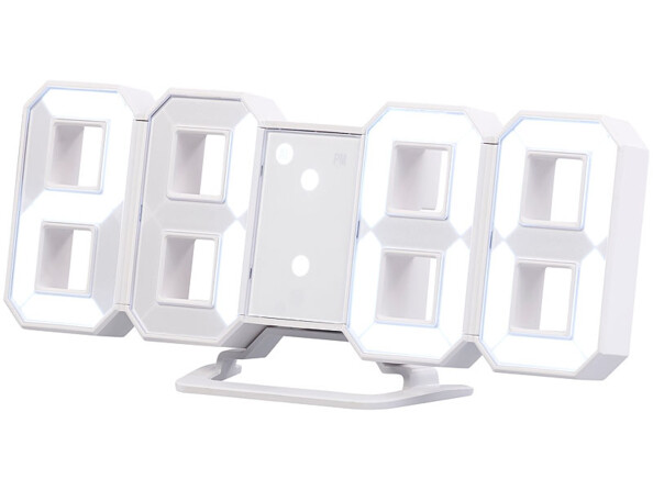 Horloge à LED. Quatre grands chiffres LED bien lisibles