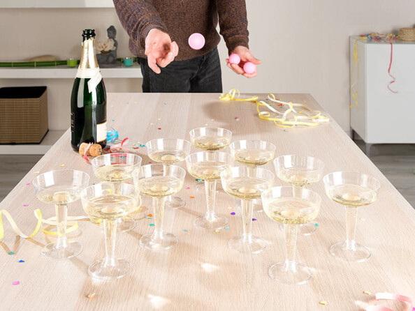 Jeux à boire: prosecco et bière-pong, 60 gobelets et 12 coupes