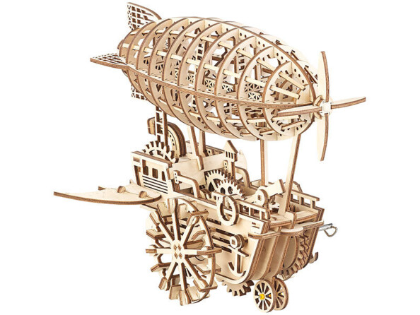 Maquette de dirigeable imaginaire, par Infactory