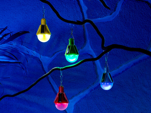 Pack de 4 lampes festives solaires ''ampoule'' - 4 couleurs