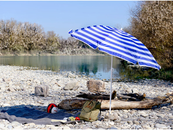 Parasol avec étui UV 30+ / Ø 160 cm Royal Gardineer.Mise en situation
