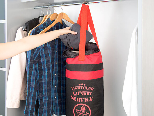 Sac à linge design sac de frappe avec cordon de serrage et anneaux de suspension