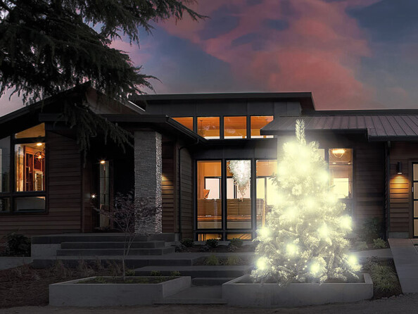 Sapin de noël lumineux artificiel enneigé avec guirlande LED intégrée facile et rapide à monter par Infactory