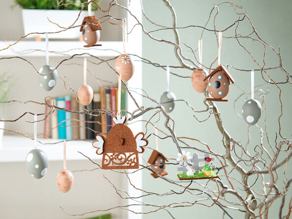 13 décorations de Pâques à suspendre avec boîte de rangement en bois