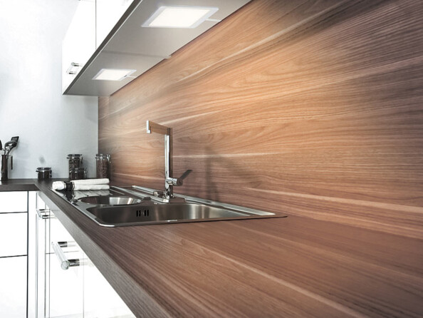 Mise en situation des plaques d'éclairage dans une cuisine