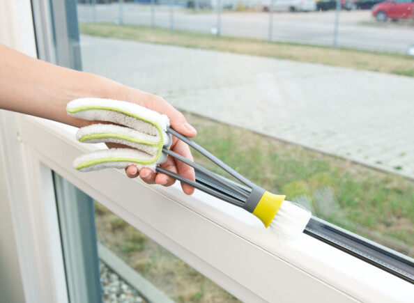 Brosse nettoyante pour stores vénitiens avec chiffon microfibres