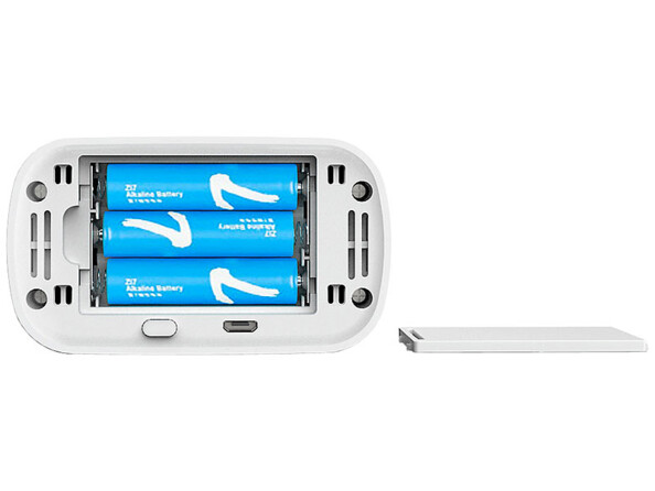 Trois piles AAA pour alimenter le détecteur de poussière Casa Control.