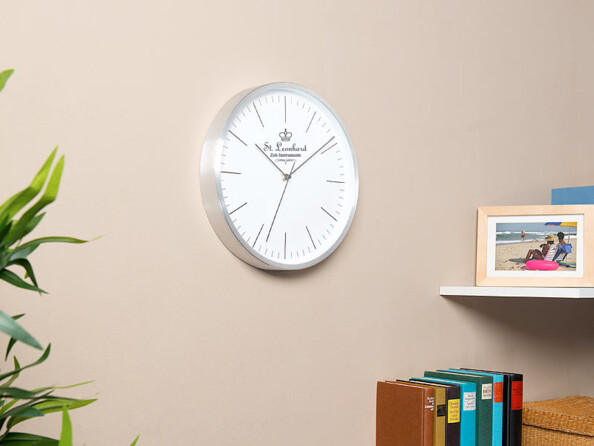 Horloge murale design Ø 31 cm à mécanisme silencieux Sweep