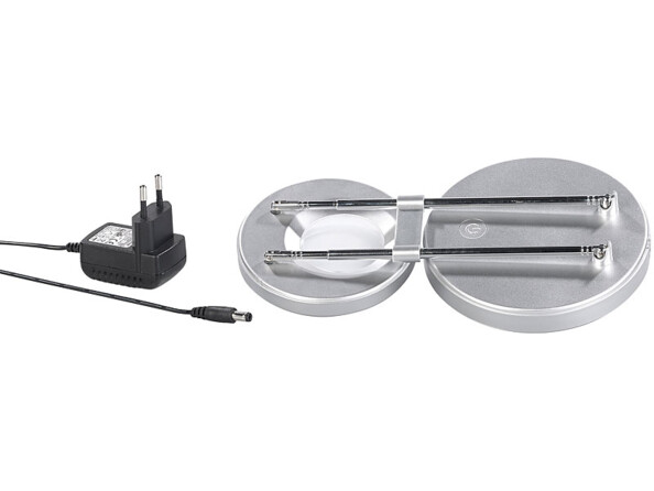 Orientez et alignez le cou et la tête pour éclairer précisément la zone de votre choix. Vous pouvez ensuite replier la lampe pour l'emporter sans encombrement dans vos bagages