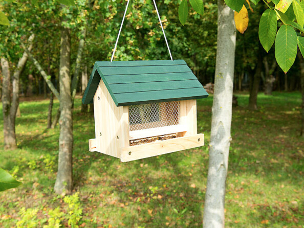 mangeoire a oiseau en bois avec cordelette de fixation pour branche
