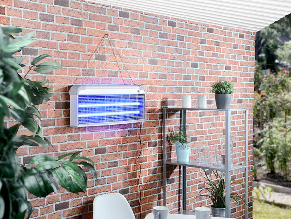 Piège à insectes à UV "IV-643" avec 2 tubes UV remplaçables, 2800 V, 40 W