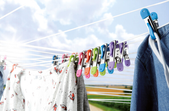 20 pinces à linge avec clips de suspension extérieurs et soft grip, 5 coloris