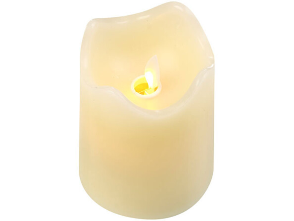 Gros plan sur une bougie LED en cire