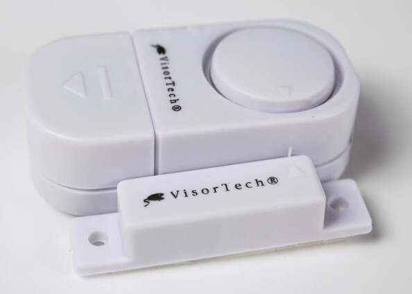 Vue détaillée de l'alarme et de son capeur