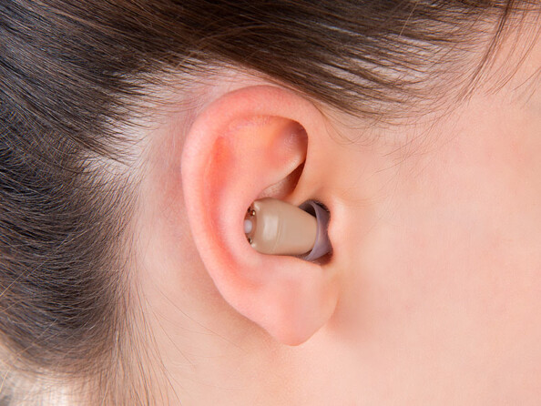 Amplificateur de son intra-auriculaire