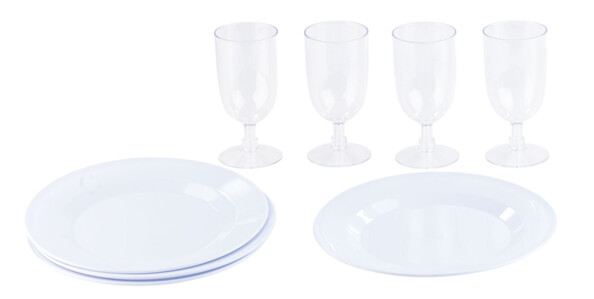 4 assiettes, 4 verre à pied