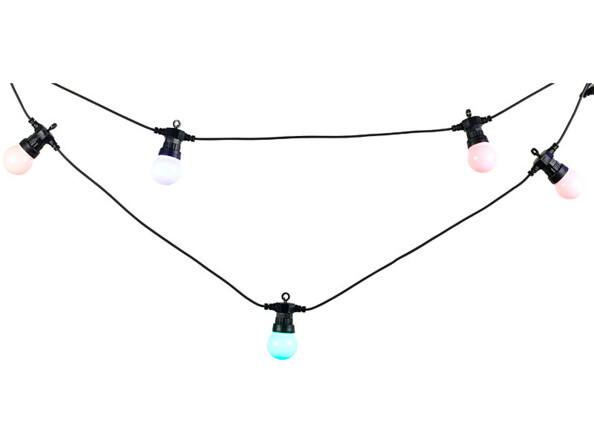 Agrémentez votre balcon, terrasse ou jardin d'une touche lumineuse festive et colorée fixée en quelques gestes la longue guirlande lumineuse à l'endroit de votre choix grâce aux crochets fournis