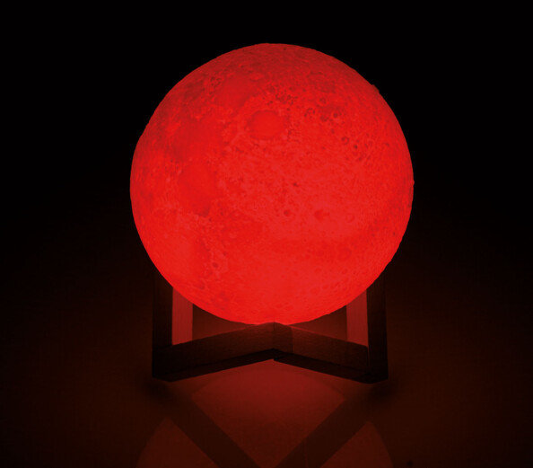 Lampe lune iéclairée en rouge
